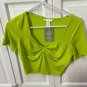 NWT Twisted Detail Crop